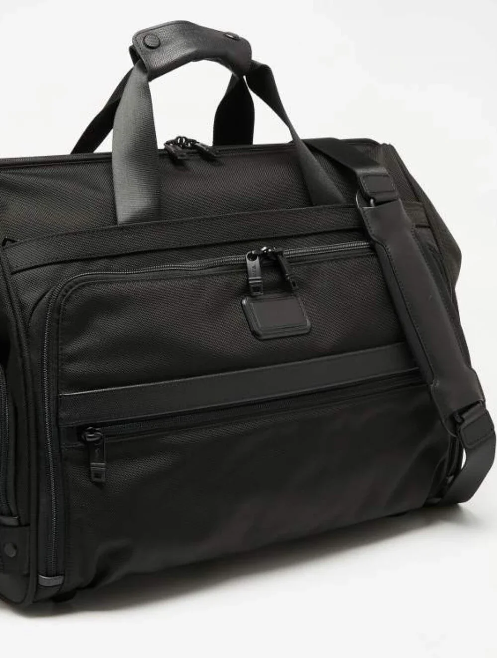 LIKE NEW Tumi Alpha Weekender Bag